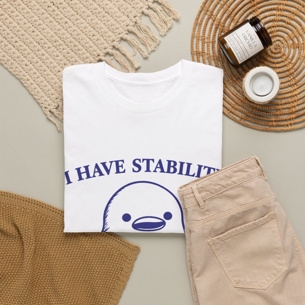 T-Shirt: Cute Stabbing Penguin 'Stability' Pun