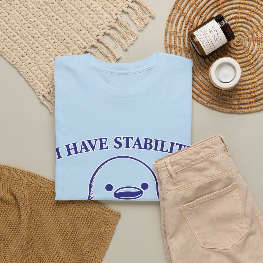 T-Shirt: Cute Stabbing Penguin 'Stability' Pun