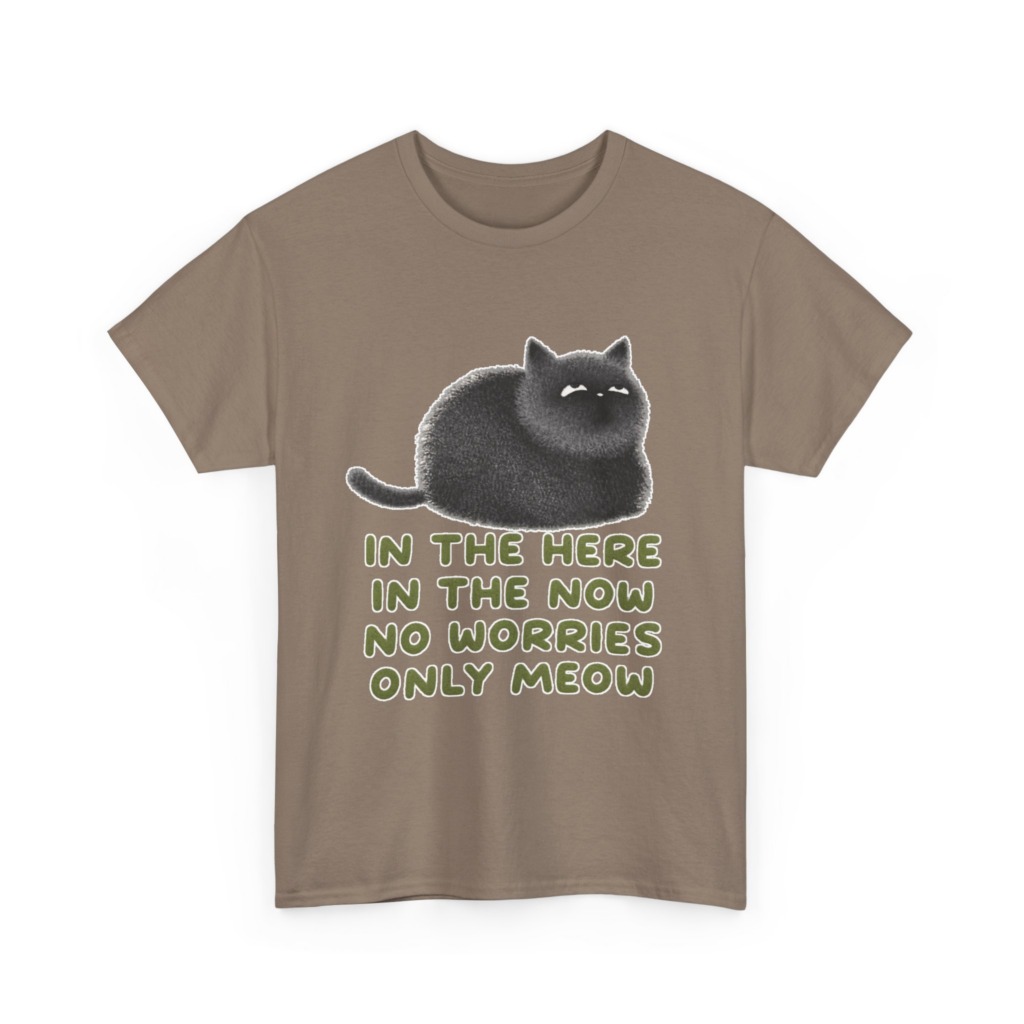 T-Shirt: Chubby Cat 'No Worries Only Meow' Slogan