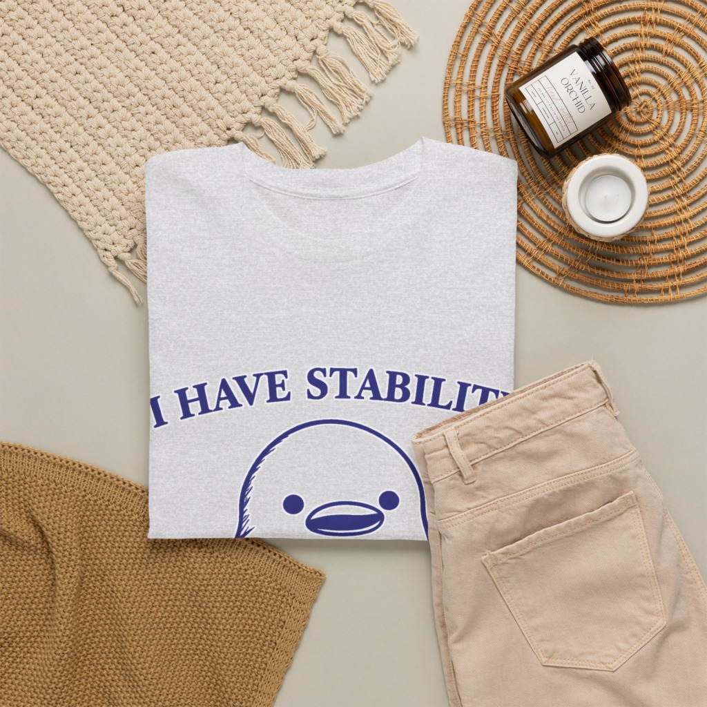 T-Shirt: Cute Stabbing Penguin 'Stability' Pun